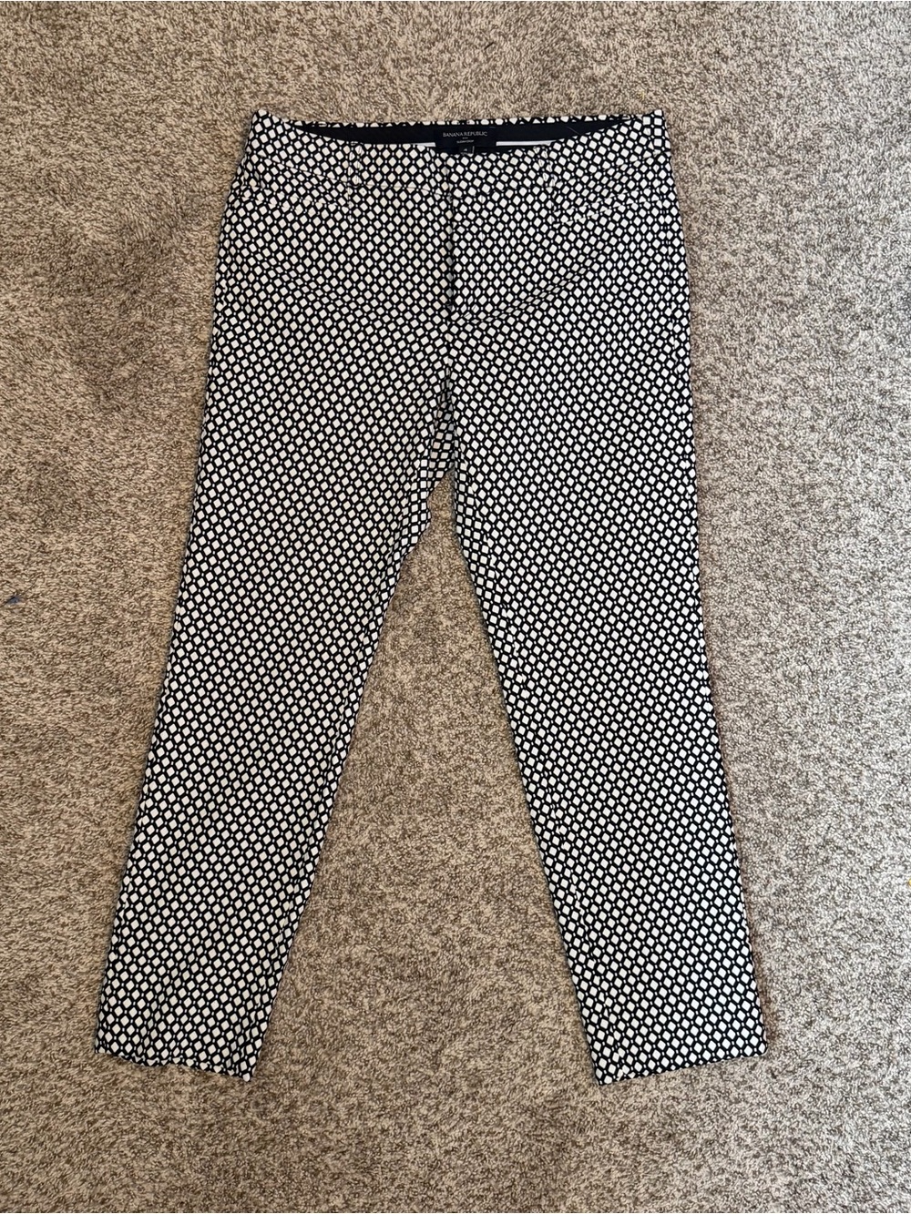 Banana Republic Women's Size 4 Black/White Geometric Sloan Crop Pants